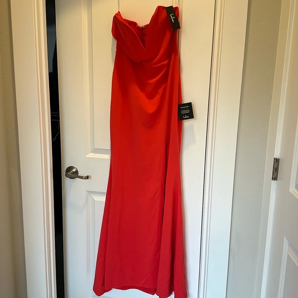 Lulus size M red strapless dress. - Picture 1 of 5
